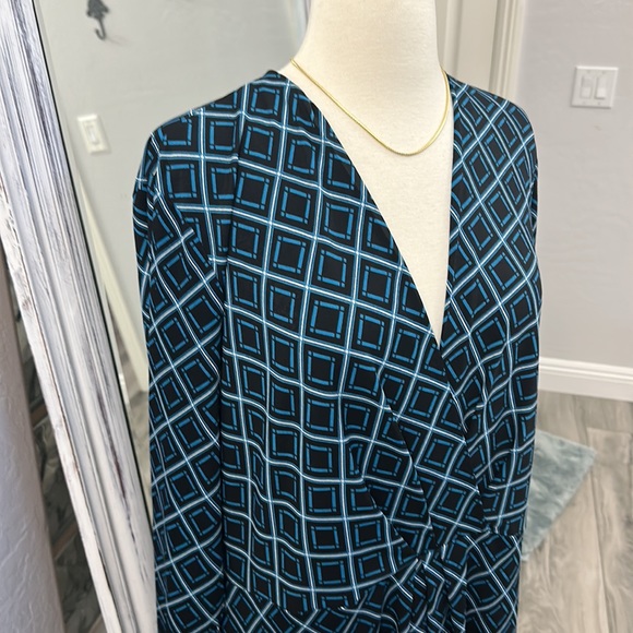 Beautiful blue black print loose fitting stretch dress from Target - Picture 2 of 11